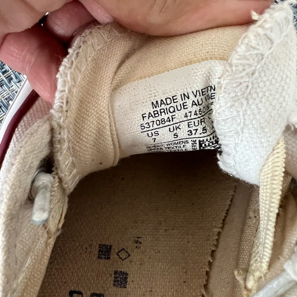 FIRM PRICE Converse white slip on sneakers size 7 - Picture 8 of 8